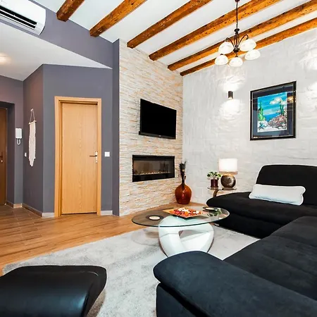 Luxury Apartment Kastela Antika Rovinj Exterior photo