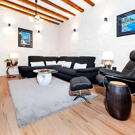 Luxury Apartment Kastela Antika Rovinj Exterior photo